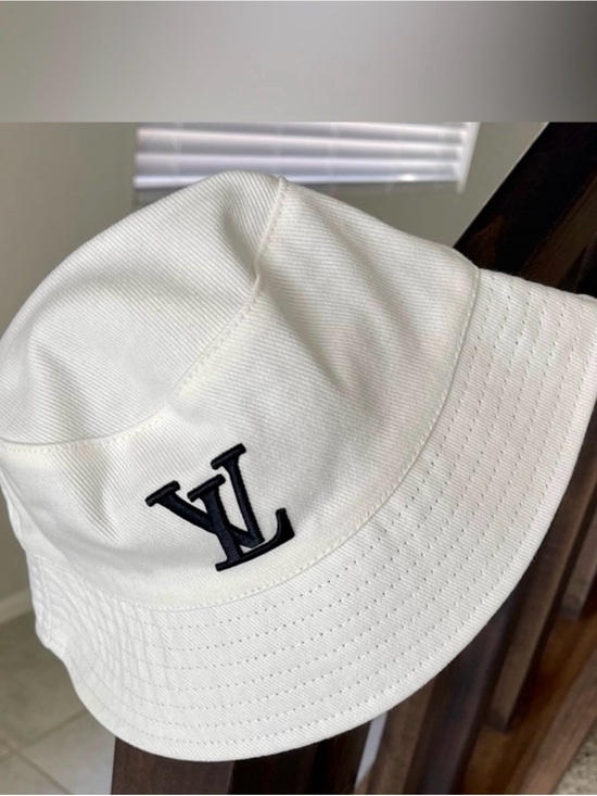 Accessories - LV white bucket hat